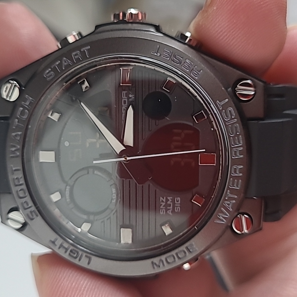 Black LED Digital watch - Picture 5 of 7